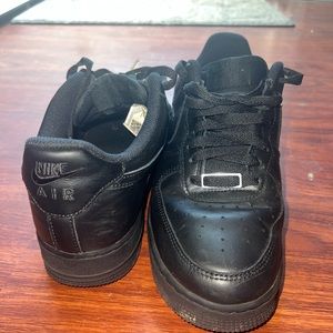 Black Air Force 1s men 10